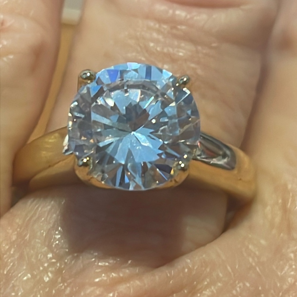 NWT Premier Designs CZ Solitaire Ring Shiny Gold Setting